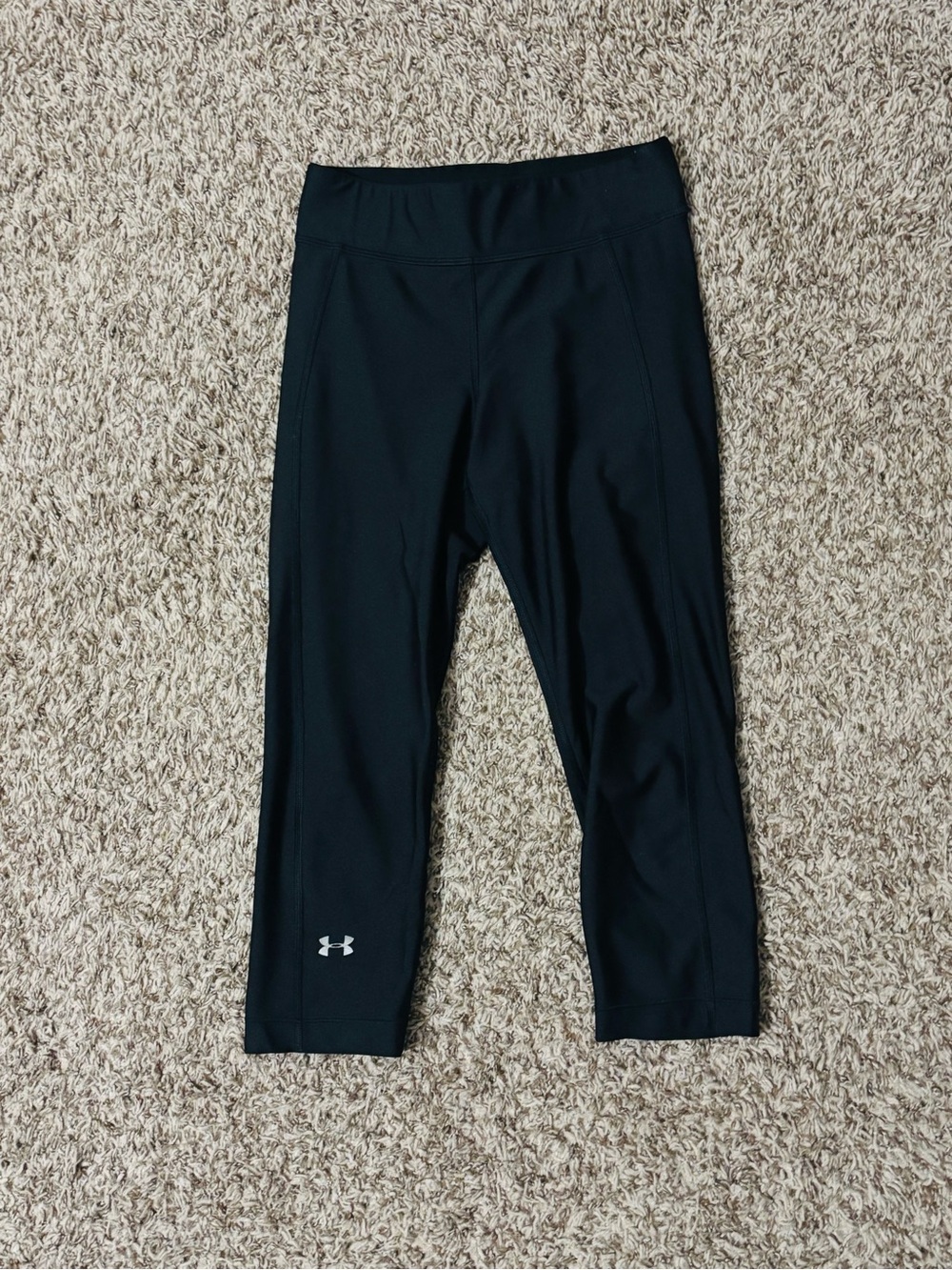 Under Armour Women’s Black Heat-Wear Capri Leggings